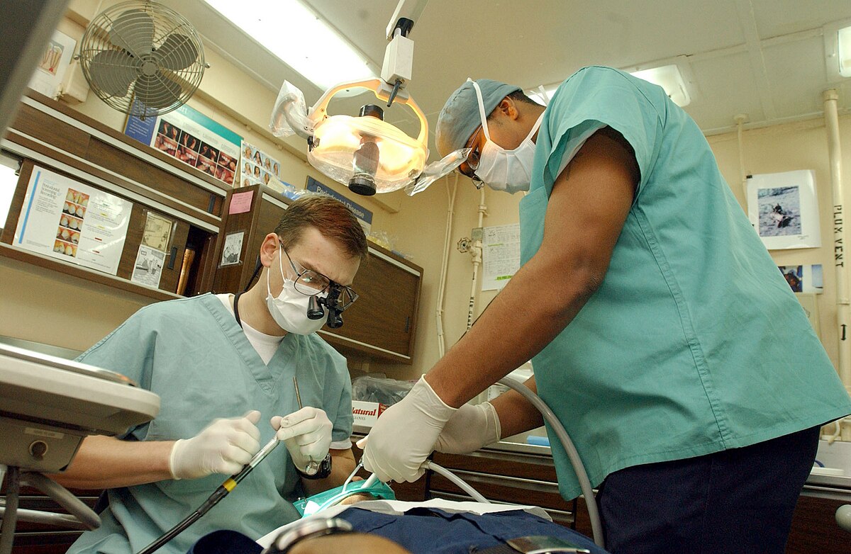 Dr. Shahram Valiani DDS – Smiles that Reflect Confidence and Health