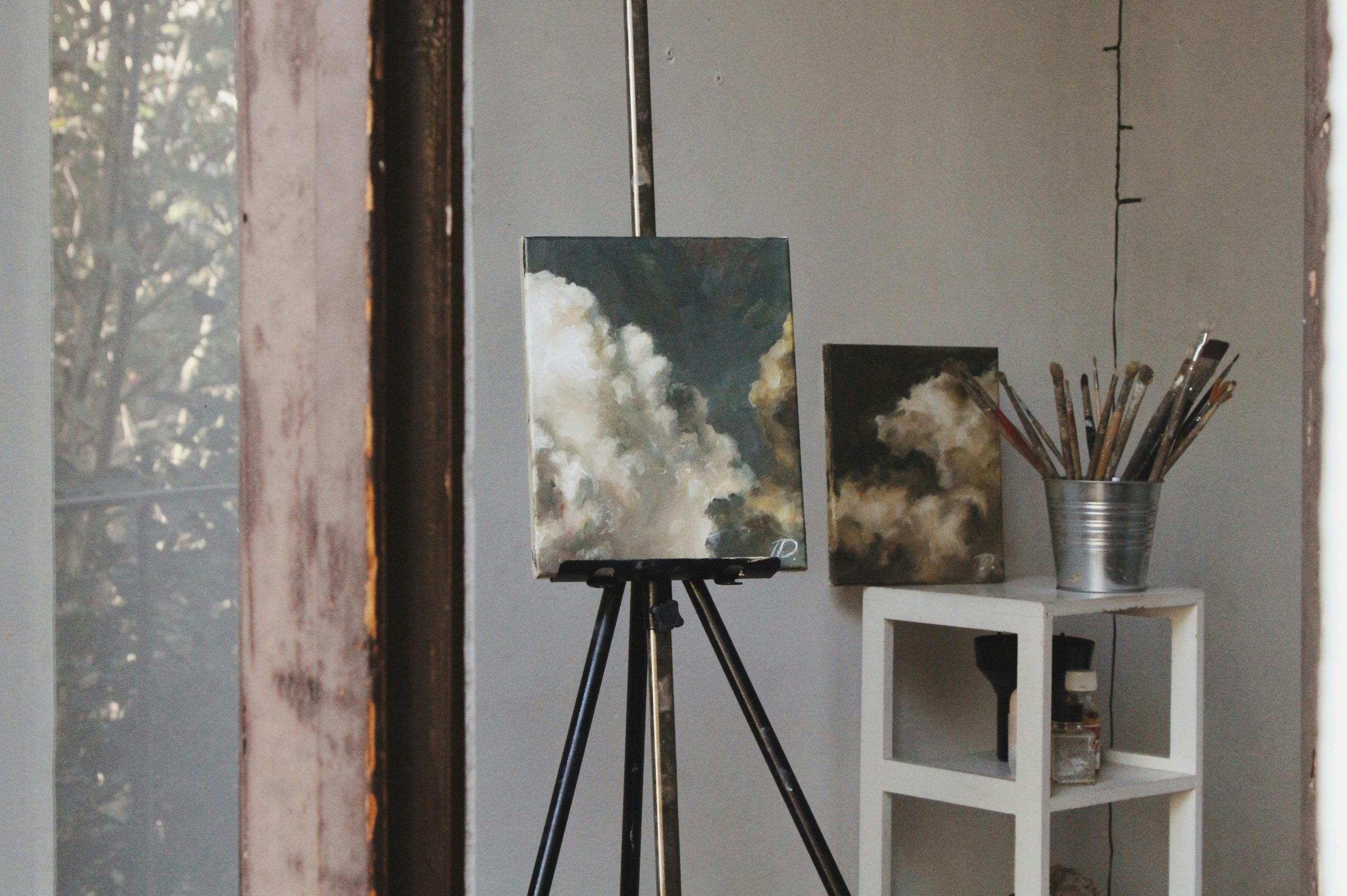 How Oil Painting Enhances Your Home’s Elegance and Charm